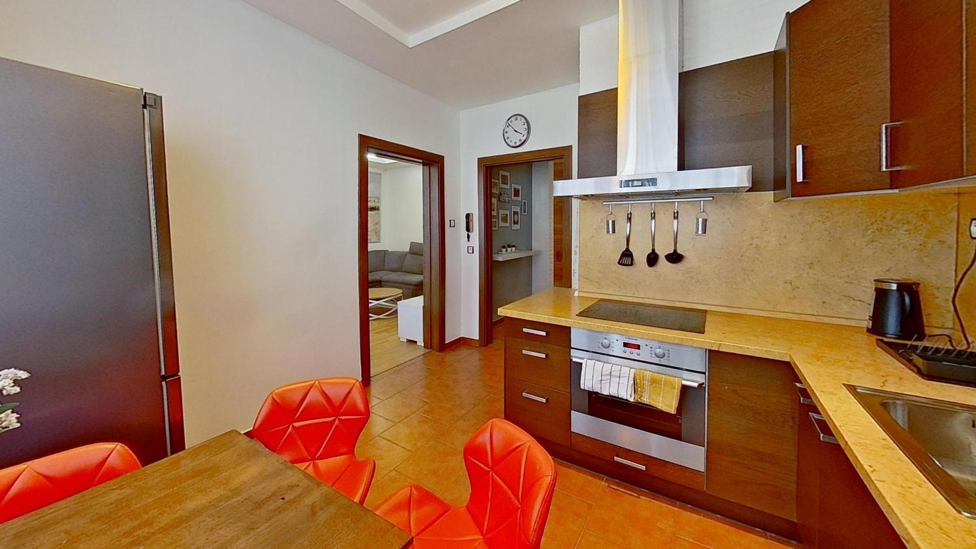 2Br Apt With Free Garage Parking, Close To The Historic Centre Bratislava Exterior photo